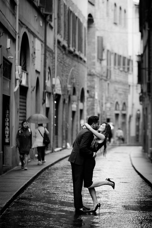 engagement photos in Florence
